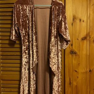 EUC L lularoe pink velvet kimono